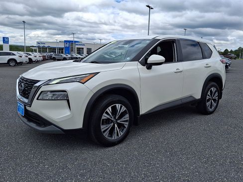 Used 2020 Nissan Rogue SV AWD/4WD image 3