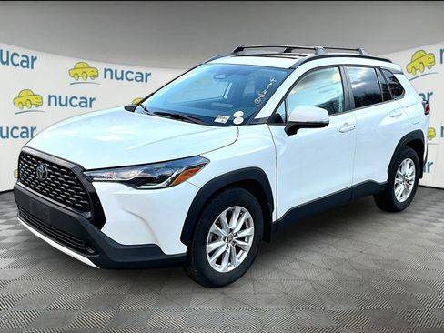 Certified 2023 Toyota Corolla Cross LE w/ Moonroof Package image 2