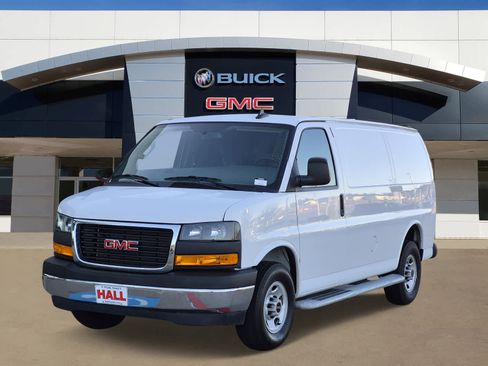 Used 2024 GMC Savana 2500 w/ Driver Convenience Package image 3
