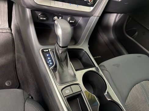 Used 2018 Hyundai Sonata SE FWD image 17
