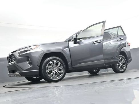 Used 2022 Toyota RAV4 Limited AWD/4WD image 41