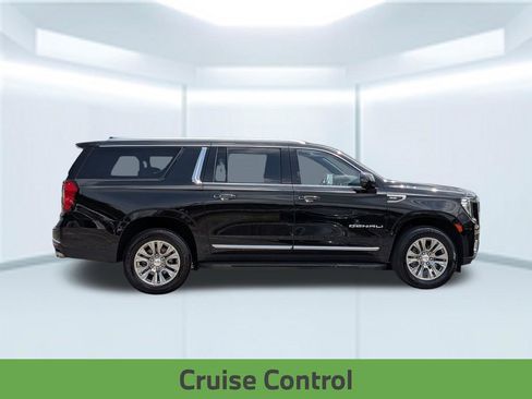 Used 2024 GMC Yukon XL Denali RWD image 9