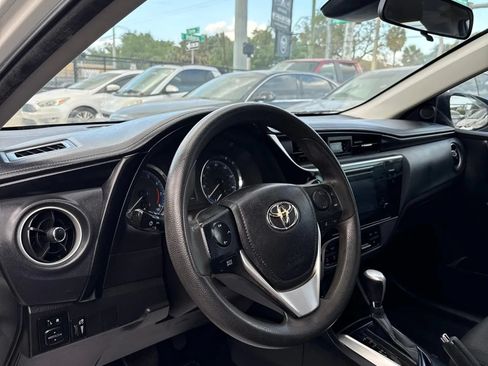 Used 2017 Toyota Corolla LE FWD image 12