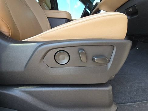 Used 2023 Chevrolet Tahoe Premier w/ Premium Package 2 RWD image 22