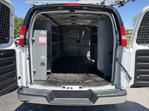 Used 2021 Chevrolet Express 2500 w/ Driver Convenience Package RWD image 29