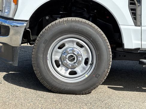 New 2026 Ford F350 XL w/ XL Chrome Package AWD/4WD image 27