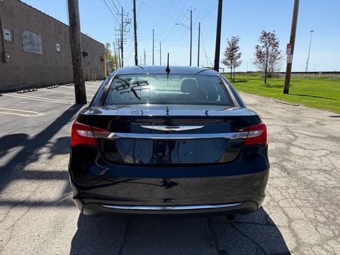 Used 2011 Chrysler 200 Touring image 4