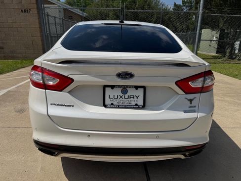 Used 2015 Ford Fusion SE FWD image 11