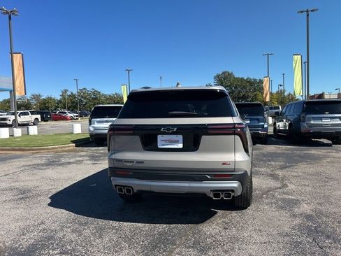 New 2026 Chevrolet Traverse Z71 w/ Enhanced Driving Package image 4