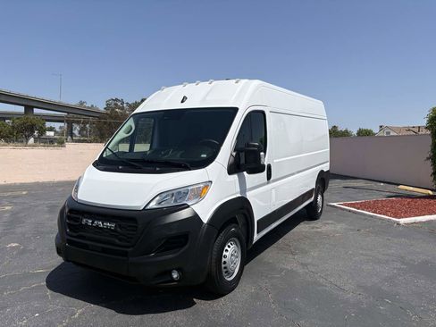 Used 2025 RAM ProMaster 3500 w/ Convenience Group image 3
