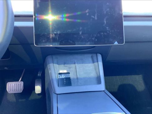 Used 2024 Tesla Model 3 Standard Range RWD image 32