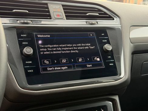 Certified 2023 Volkswagen Tiguan SE R-Line AWD/4WD image 16
