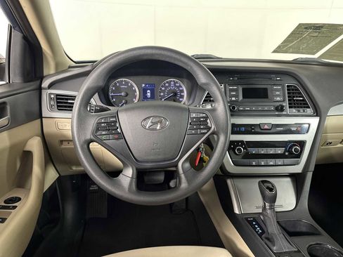 Used 2015 Hyundai Sonata SE image 11