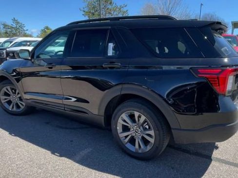 New 2026 Ford Explorer Active w/ Active Comfort Package AWD/4WD image 4