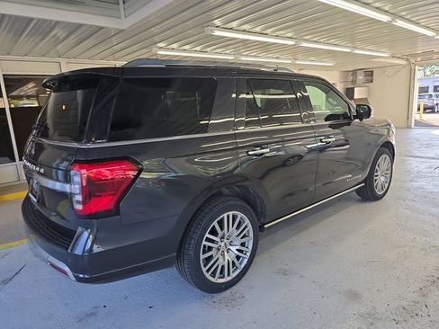 Used 2023 Ford Expedition Platinum AWD/4WD image 6