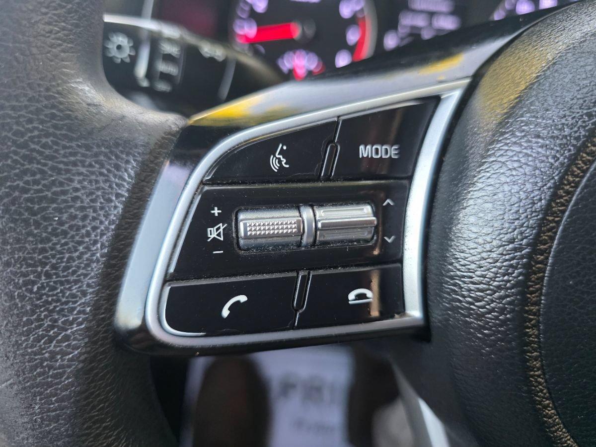 Used 2020 Kia Forte LXS FWD image 29