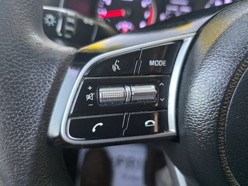 Used 2020 Kia Forte LXS FWD image 29