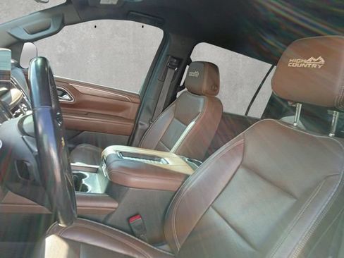 Used 2021 Chevrolet Suburban High Country AWD/4WD image 19