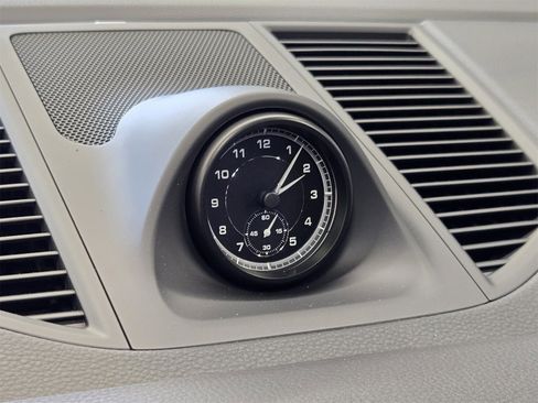 Used 2025 Porsche Macan image 21