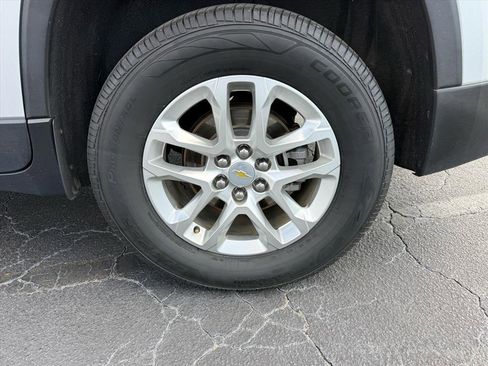 Used 2022 Chevrolet Traverse LS image 15