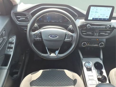 Used 2024 Ford Escape Active AWD/4WD image 4