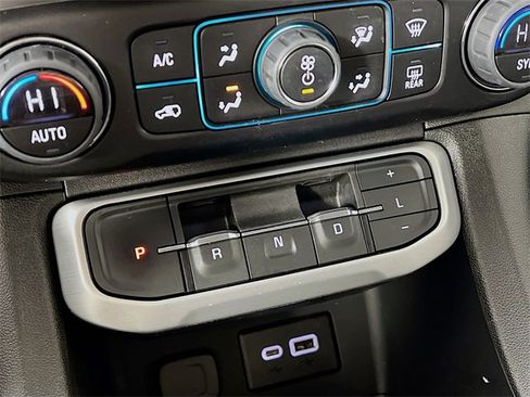 Used 2023 GMC Acadia SLE w/ Driver Convenience Package image 22