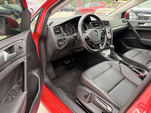 Used 2019 Volkswagen Golf SE FWD image 5