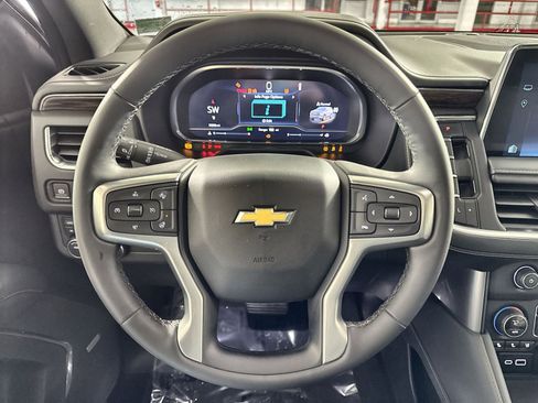 Used 2023 Chevrolet Suburban Premier image 16