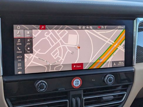 Certified 2025 Porsche Macan S image 13