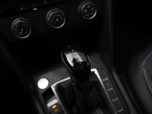 Used 2022 Volkswagen Taos SE w/ Panoramic Sunroof Package image 26