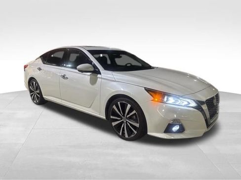 Used 2019 Nissan Altima 2.5 Platinum image 17