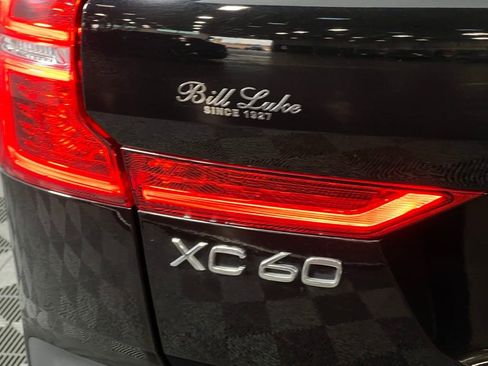 Used 2025 Volvo XC60 B5 Plus image 12