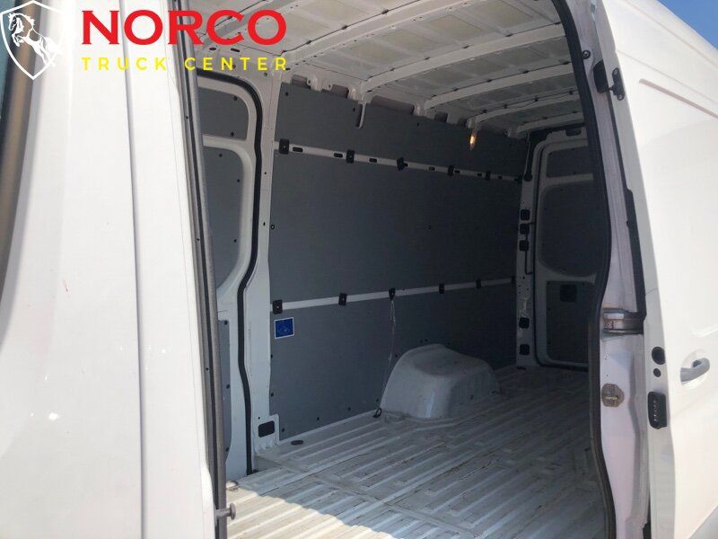 Used 2019 Freightliner Sprinter 3500 RWD image 10