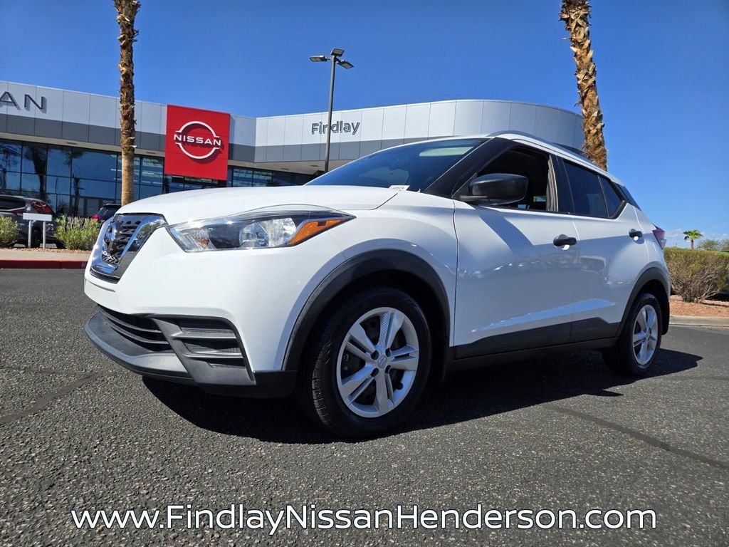 Used 2018 Nissan Kicks S FWD image 2