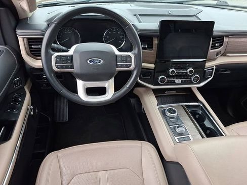 Used 2023 Ford Expedition Limited image 12