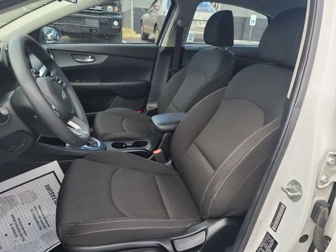 Used 2020 Kia Forte LXS FWD image 9
