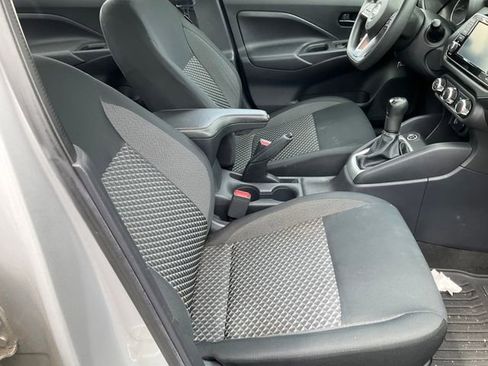 Used 2020 Nissan Versa S FWD image 8