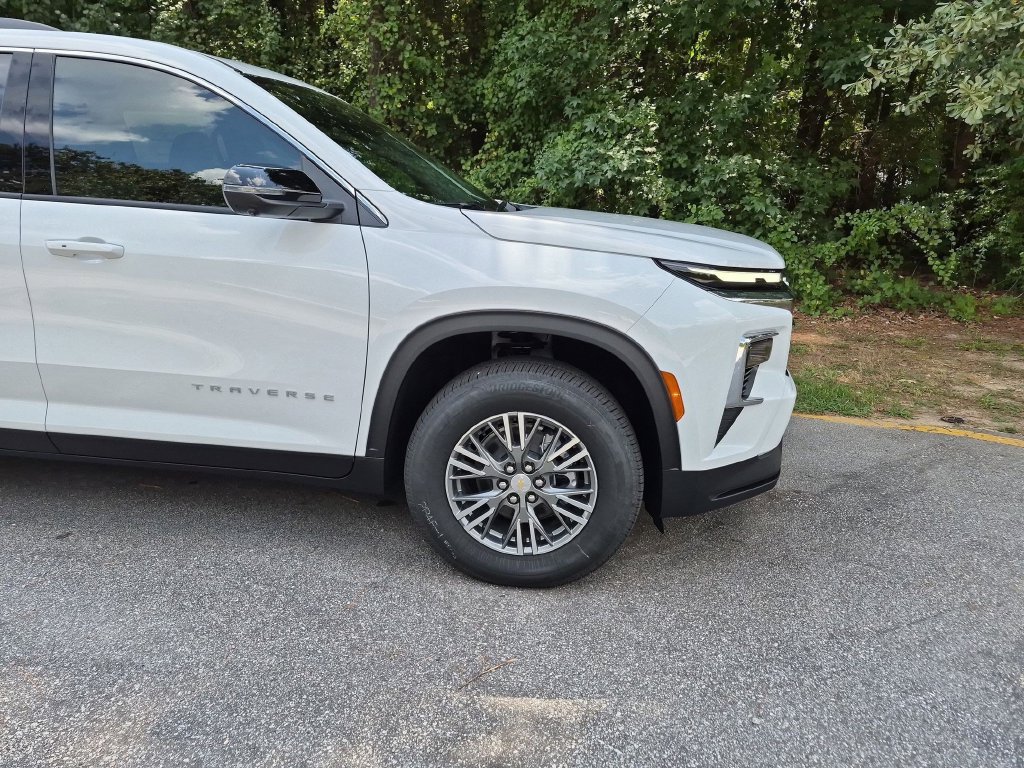 New 2027 Chevrolet Traverse LT FWD image 13