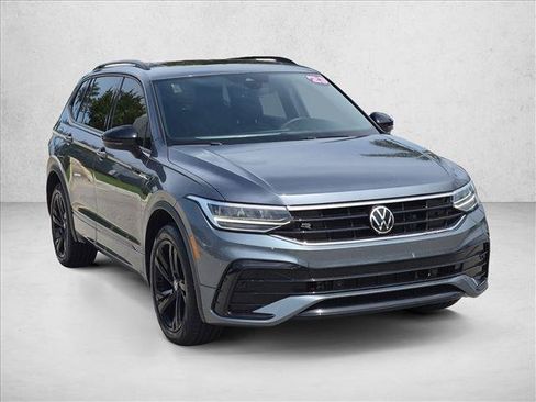 Used 2023 Volkswagen Tiguan SE R-Line FWD image 3