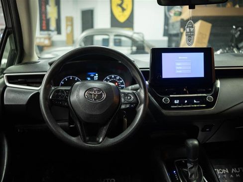 Used 2023 Toyota Corolla LE w/ Carpet Mat Package (TMS) image 17