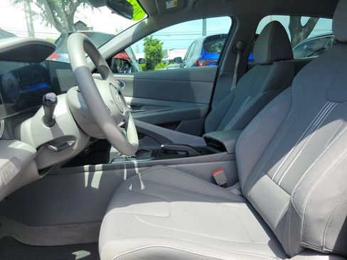 Used 2024 Hyundai Elantra SEL FWD image 12