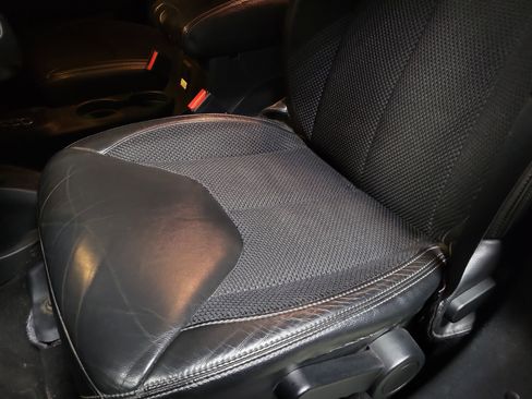 Used 2017 Jeep Wrangler Unlimited Sahara image 17