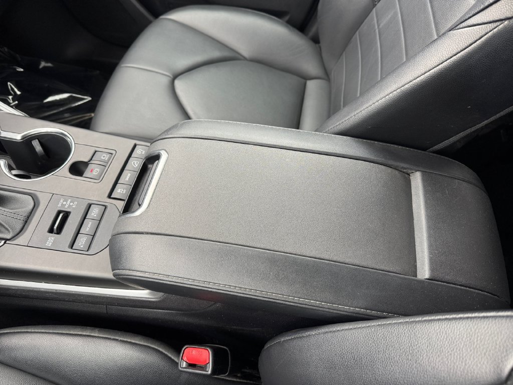 Certified 2022 Toyota Highlander XLE AWD/4WD image 27
