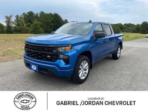 Used 2022 Chevrolet Silverado 1500 Custom AWD/4WD image 1