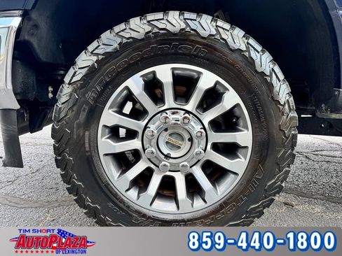 Used 2022 Ford F250 Lariat w/ Lariat Ultimate Package AWD/4WD image 6