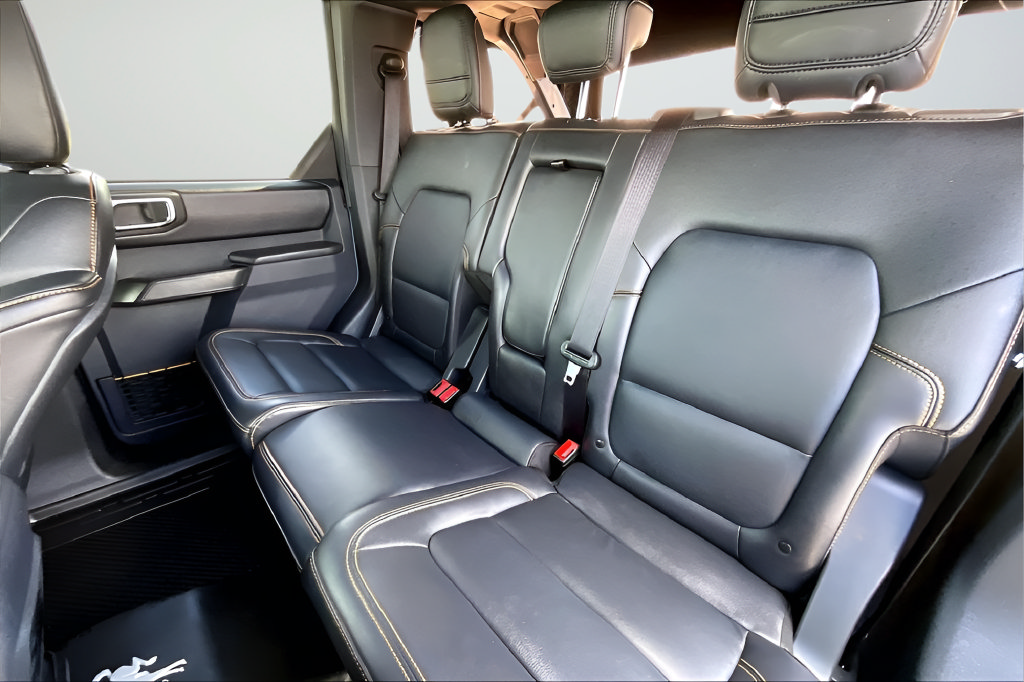 Used 2024 Ford Bronco Badlands AWD/4WD image 18