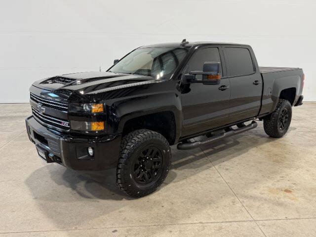 Used 2018 Chevrolet Silverado 2500 LT w/ Midnight Edition AWD/4WD image 2