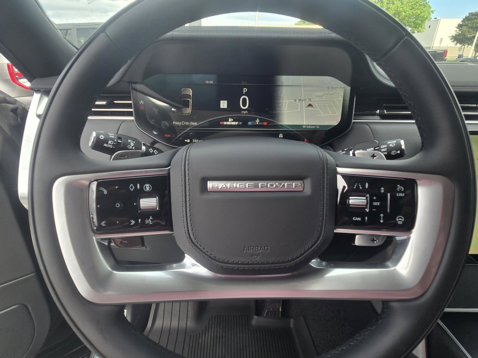 Used 2026 Land Rover Range Rover SE AWD/4WD image 23