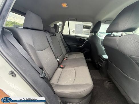 Used 2020 Toyota RAV4 XLE AWD/4WD image 31