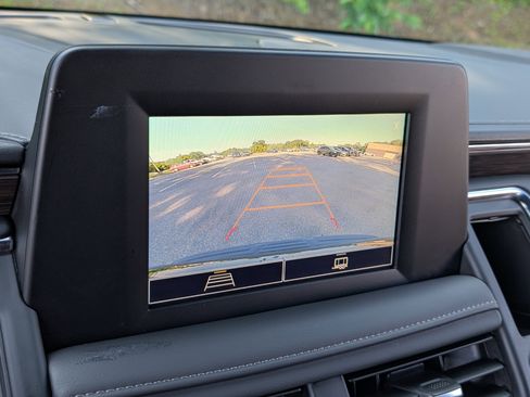 Used 2024 Chevrolet Suburban LS RWD image 30